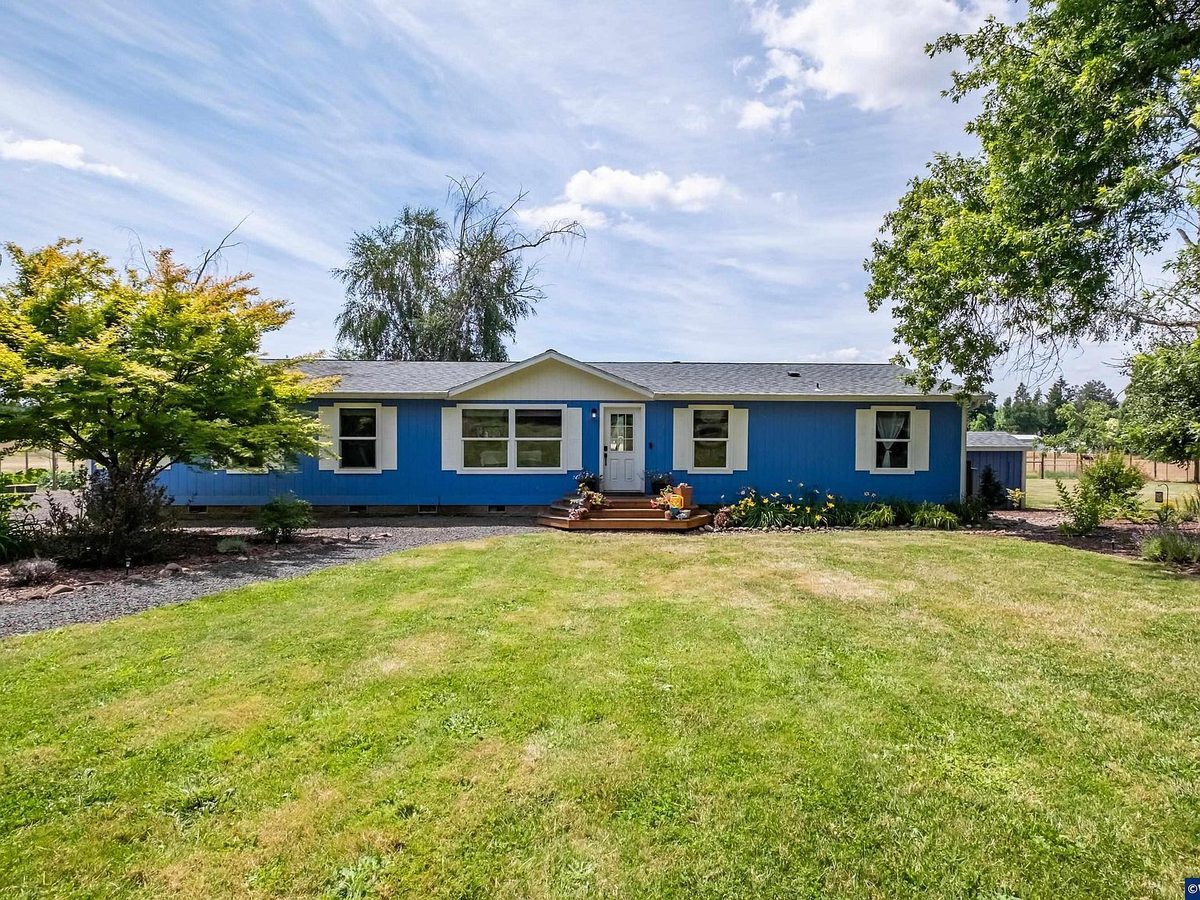 Front of 7570 Olney St SE, Salem, OR